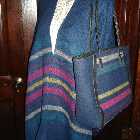 Handbags - Bag with matching shoulder cover